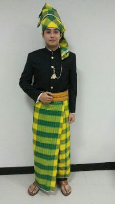 Beberapa pakaian adat yang ada di Sulawesi Selatan ini 
